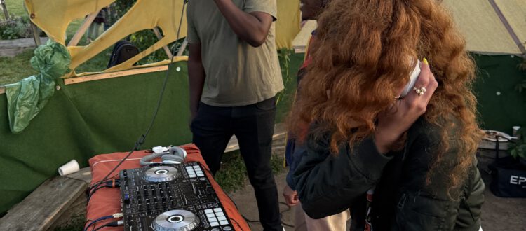 Musik verbindet Menschen über Kulturen hinweg.